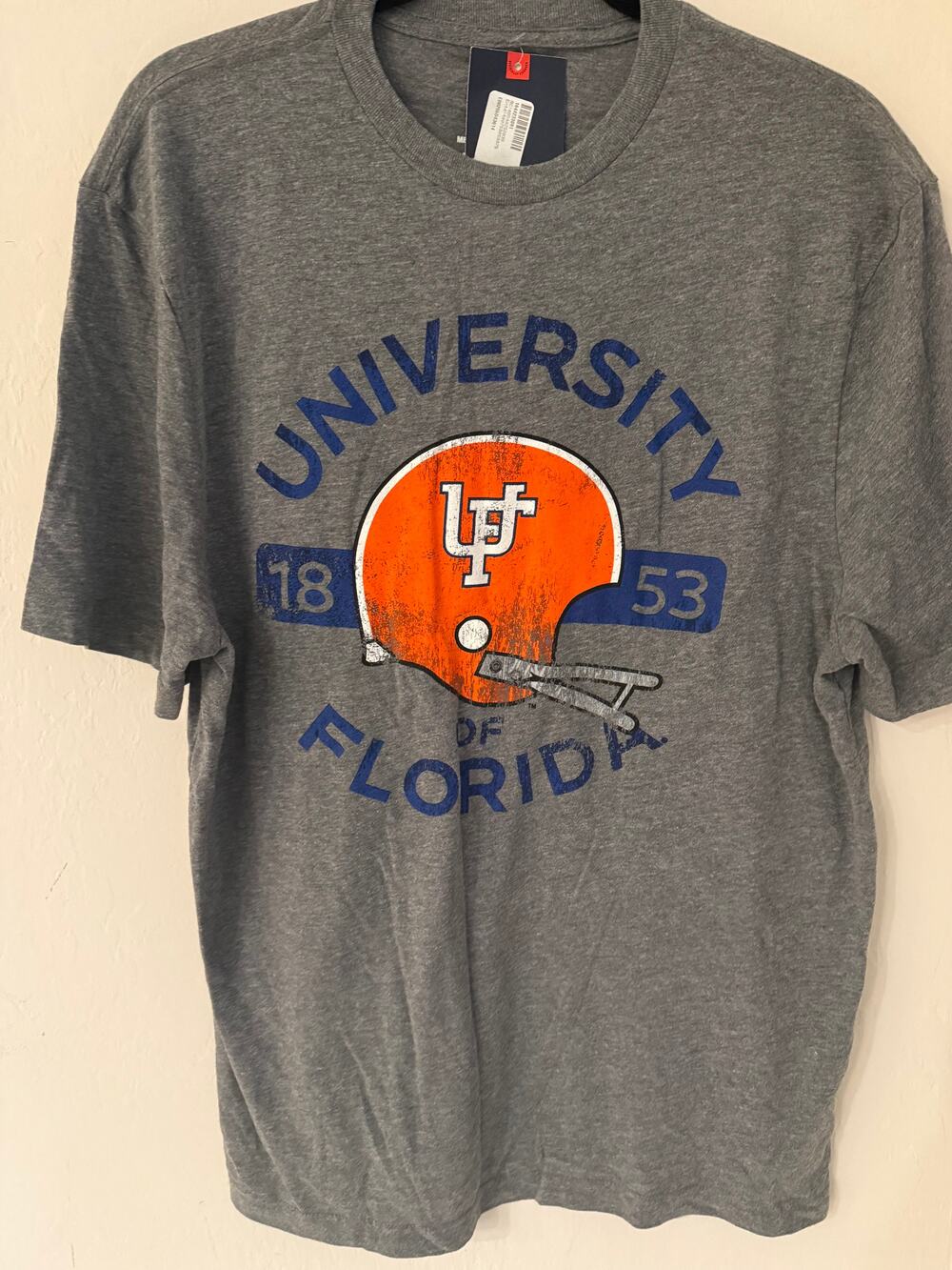 Florida Gators Throwback Football Helmet Men's Fanatics DISTRESSED T-shirt-L-NWT